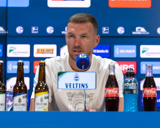 Edin Džeko appeared in front of the cameras on Tuesday for the first time since rejoining Schalke.
