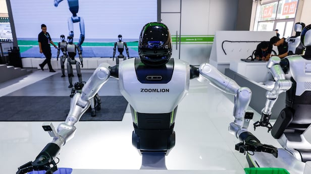 Chinese Humanoid Robots Dominate Market, Shift to Household Tasks