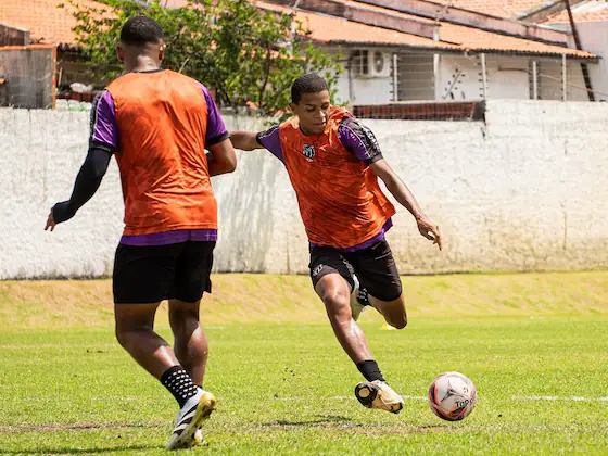 Ceará's Under-20s in training
