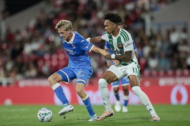 Lausen in action against Rio Ave on 9 August 2026 (Photo: Manuel Fernando Araújo / LUSA ©)